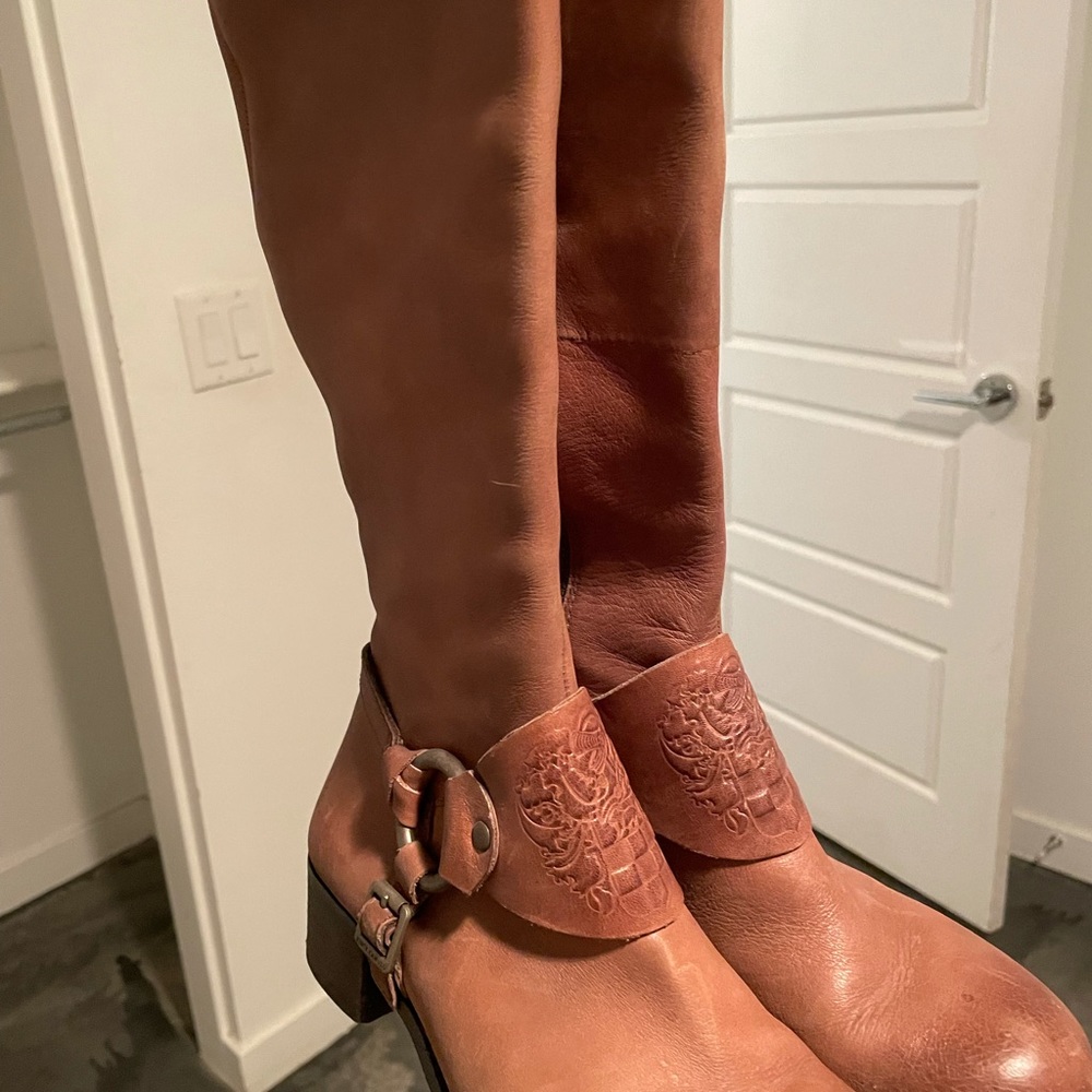 Tan Boots - Picture 5 of 7